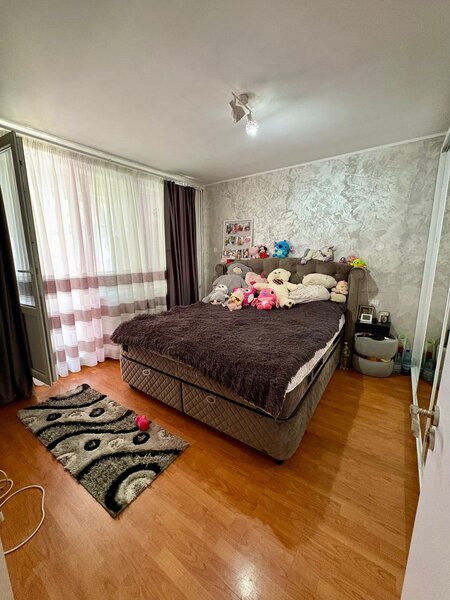 Berceni, Bucuresti, apartament spatios cu 4 camere de vanzare