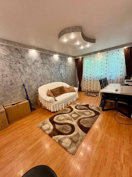 Berceni, Bucuresti, apartament spatios cu 4 camere de vanzare