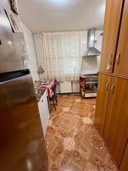 Berceni, Bucuresti, apartament spatios cu 4 camere de vanzare